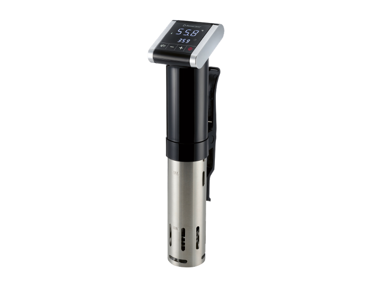 Sous-vide kooktoestel met digitaal display dat temperatuur en tijd weergeeft.
