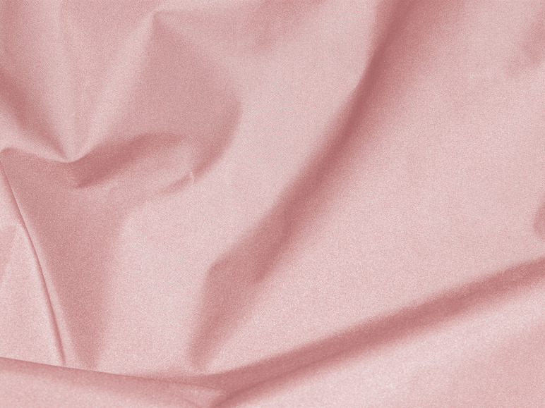 Een roze, gladde stof.