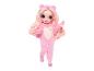 Rainbow High pop in roze pyjama met gezichtsroller en lotion.