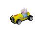 Een gele raceauto met George Pig van Peppa Pig.