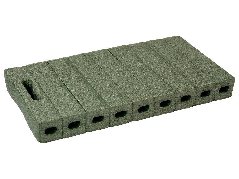 Groen tuinkussen met rechthoekige gaten voor drainage