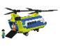 Lego helikopter met twee figuren en draaiende propellers.