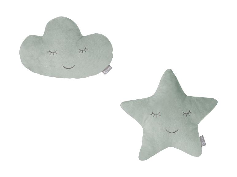 Twee zachte kussens, een wolk en een ster, met gesloten ogen en glimlach.