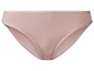 Een roze damesonderbroek