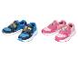 Kindersneakers, blauw met brandweerman en roze met vliegende hond motief.