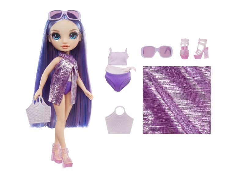 Pop, kleding, accessoires en zomerse schoenen.