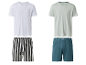 Herenslaappak: wit V-hals shirt en gestreepte shorts, lichtgroen shirt met zak en donkerblauwe shorts.