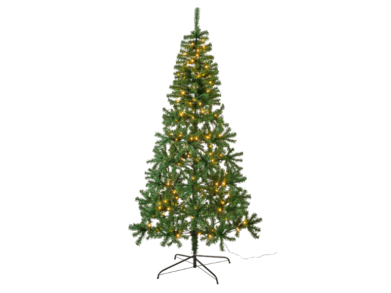 Groene kunstkerstboom met warme LED-verlichting, op een zwarte achtergrond.