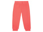 Een roze joggingbroek.
