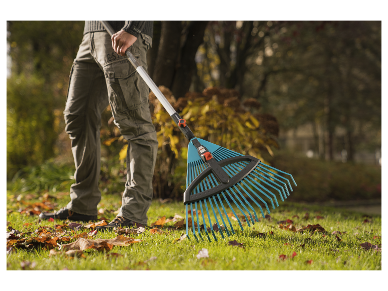 Tuinhark en herfstbladeren.