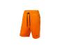 Oranje shorts met trekkoord, sportieve stijl.