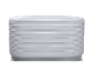 Witte airconditioningsunit met horizontale lijnen.
