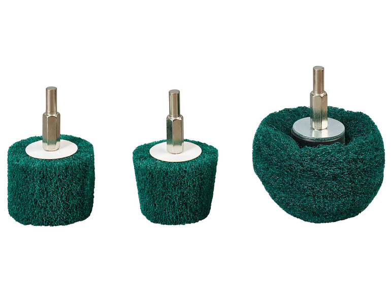 Drie groene schuursponzen met een metalen schroefdraad.