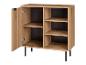 Houten kast met zwarte poten en open planken, met één deur open.