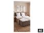 LIVARNO home hoofdkussens op een bed in een gezellige slaapkamer. [AI-gegenereerde afbeelding]