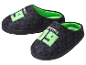 Minecraft pantoffels voor kinderen, zwart met groene details.