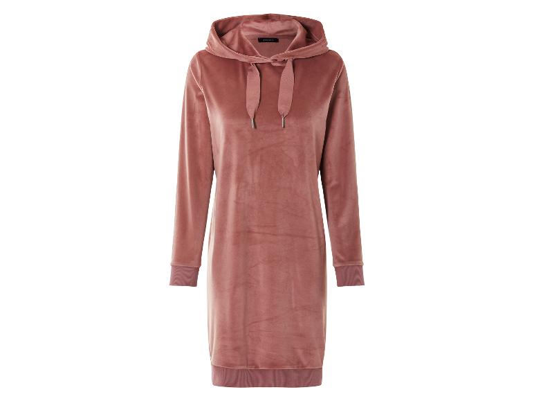 Een roze velours jurk met capuchon van het merk Esmara.