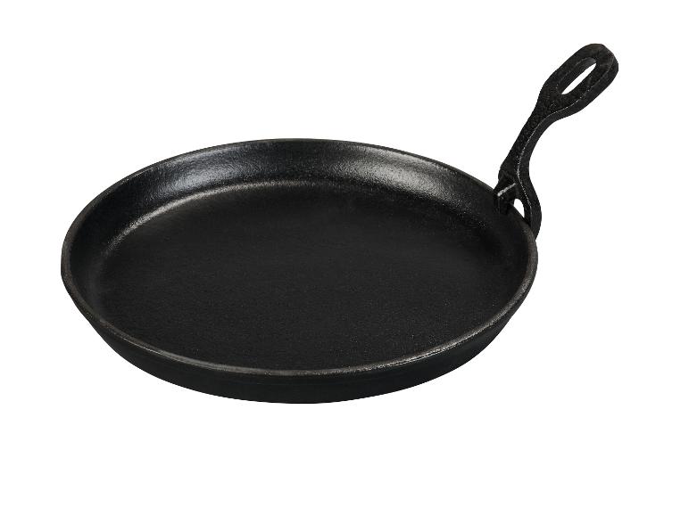Zwarte gietijzeren koekenpan met handvat, ideaal voor pannenkoeken of tortilla's.