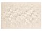 Rechthoekig beige tapijt met gebreide textuur.