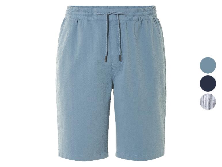 Shorts van getextureerde stof, in diverse kleuren.