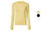 Lichtgele trui met lange mouwen en ronde hals, met decoratieve knopen op de manchetten.