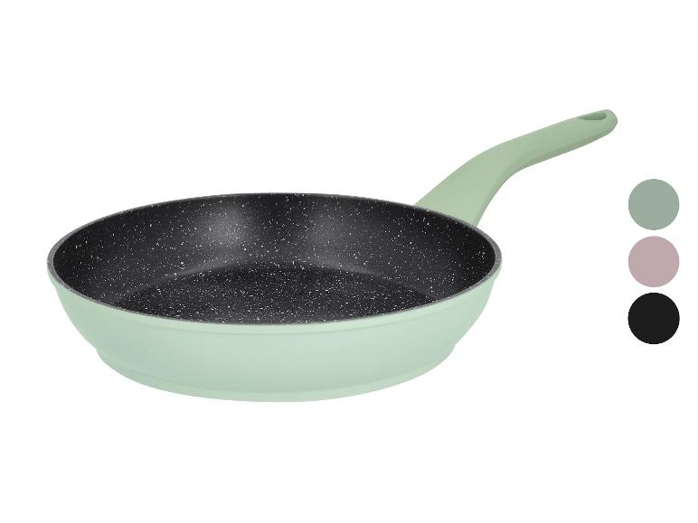 Mintgroene koekenpan met gespikkeld antiaanbaklaag, met kleuropties.