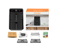 Zwarte heteluchtfriteuse met digitaal display, doos en accessoires.