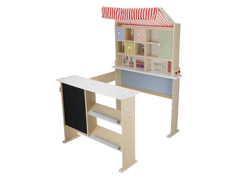 Houten marktkraam voor kinderen met planken, lades en een krijtbord.