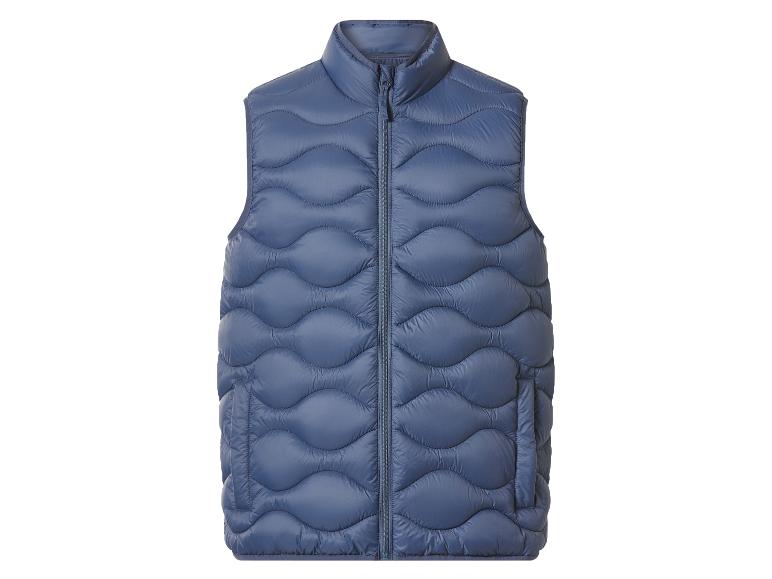 Blauwe gewatteerde bodywarmer op een witte achtergrond