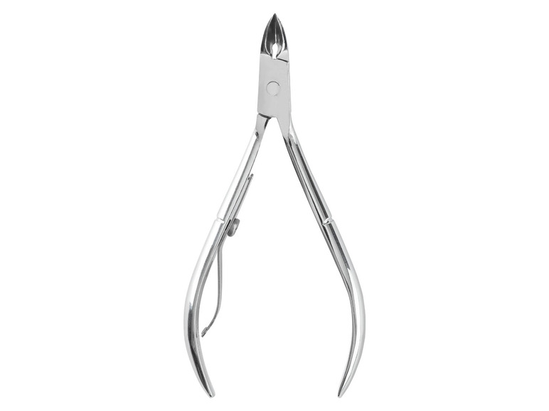 Een zilveren nagelknipper voor manicure