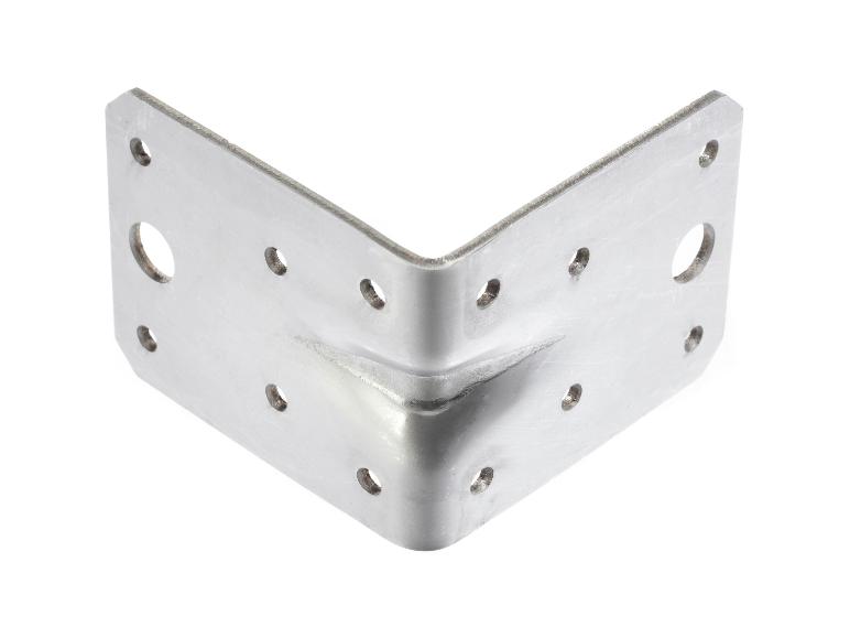 Zilverkleurige metalen hoekbeugel met gaten voor bevestiging, op witte achtergrond.