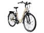 Crèmekleurige elektrische fiets met lage instap en bagagedrager.