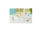 Kralenset voor kinderen met ijs- en taartfiguren op een witte tafel.