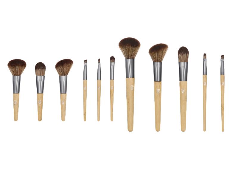 Een set Cien Beauty make-upkwasten met lichte houten handvatten.