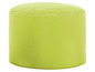 Een groene ronde poef voor binnen of buiten.