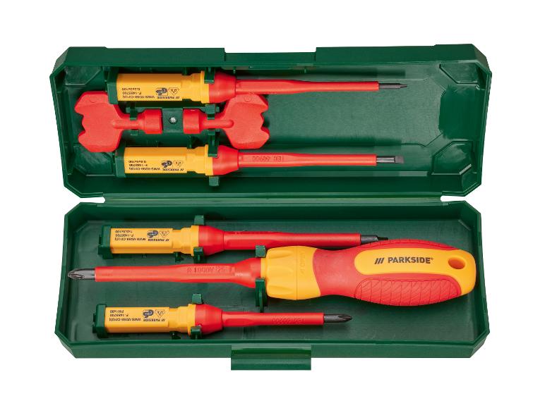 Schroevendraaierset met verwisselbare geïsoleerde bladen en handvat, 1000V gekeurd, in een groene koffer.