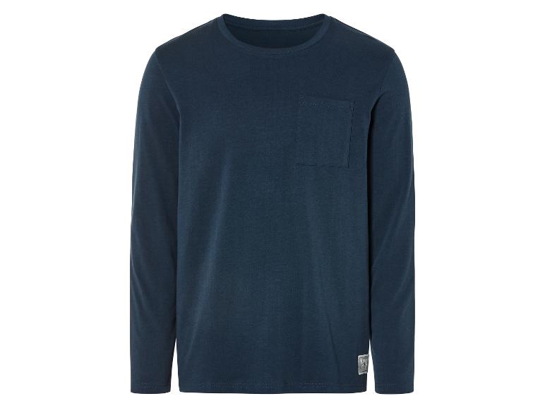 Een donkerblauwe longsleeve met een borstzak.