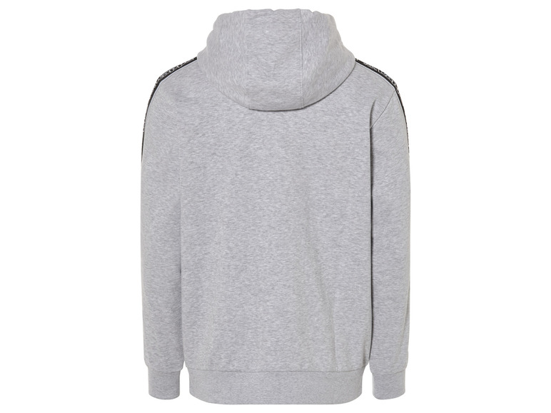 Een grijs hoodie met een logo op de mouw.