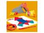 Play-Doh set met speelgoedzaag, Play-Doh potjes en een raket gemaakt van Play-Doh vormen.