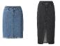 Twee jeansrokken, een blauwe en een zwarte, worden getoond op een witte achtergrond.