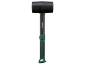 Zwarte rubberen hamer met een groen handvat en zwarte rubberen grip.