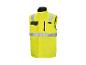 Gele veiligheidsvest met reflecterende strepen en zakken met rits.