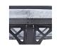 Close-up van een donkergrijs metalen frame met transparante golfplaten dakpanelen