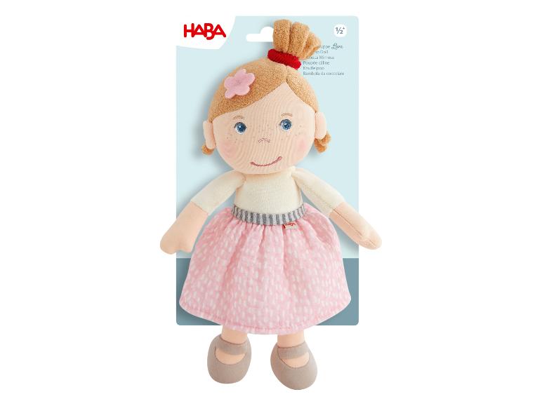 HABA Lara pluchen pop in kartonnen verpakking.