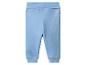 Lichtblauwe babybroek met elastische tailleband en geribde boorden.
