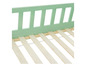 Een mintgroen bedframe met lattenbodem.