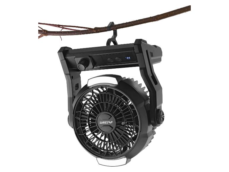 Cricut ventilator en lamp aan een tak bevestigd.