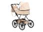 Beige poppenwagen met witte strik en tas, op een witte achtergrond.