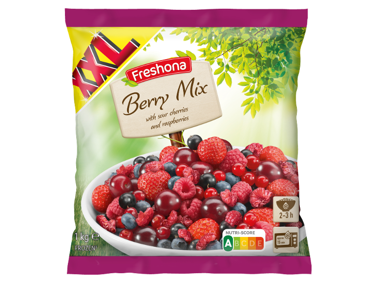 Zak met bevroren bessen, kersen en frambozen met XXL-markering en Nutri-Score.
