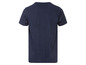 Een donkerblauw T-shirt met korte mouwen.
